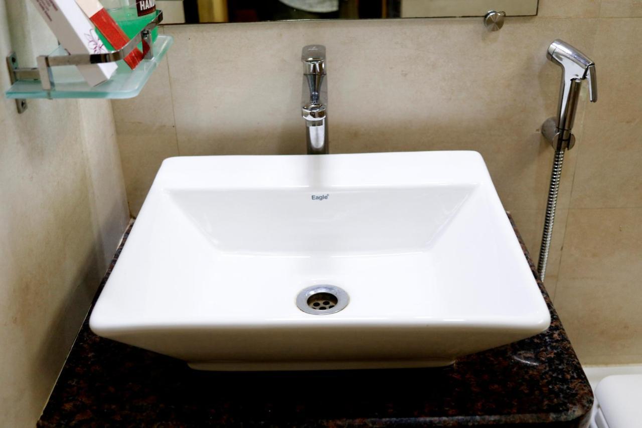 The Myriad Hotel Bhayandar Esterno foto