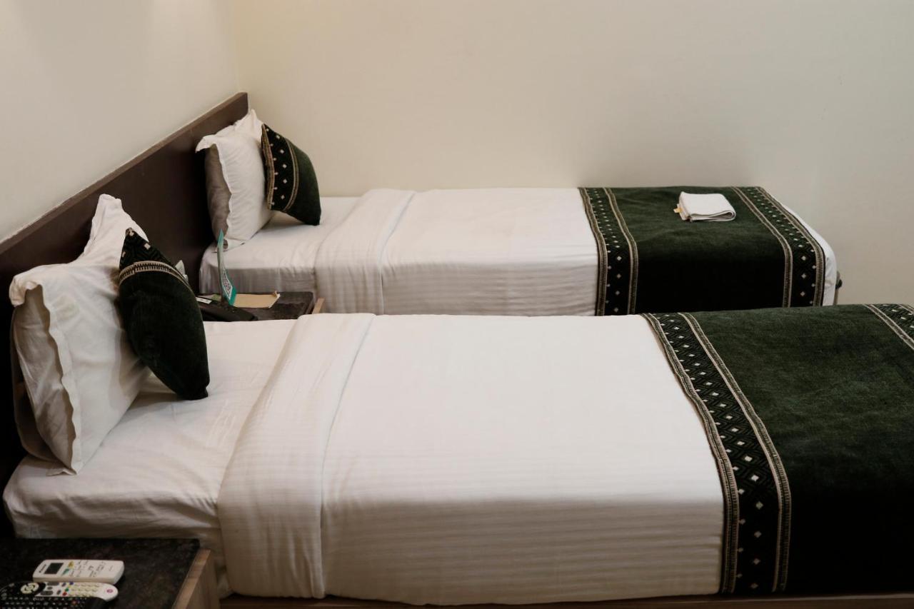 The Myriad Hotel Bhayandar Esterno foto
