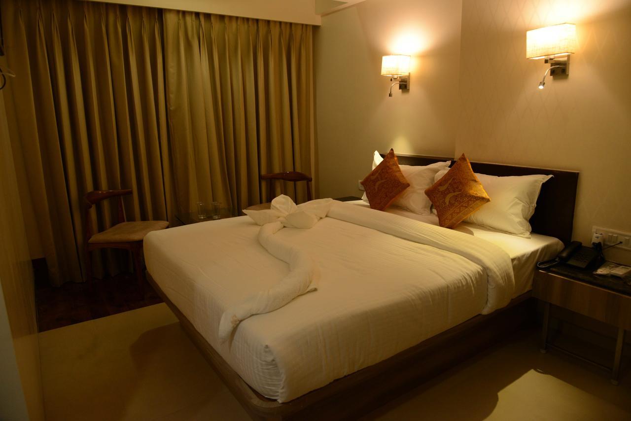 The Myriad Hotel Bhayandar Esterno foto