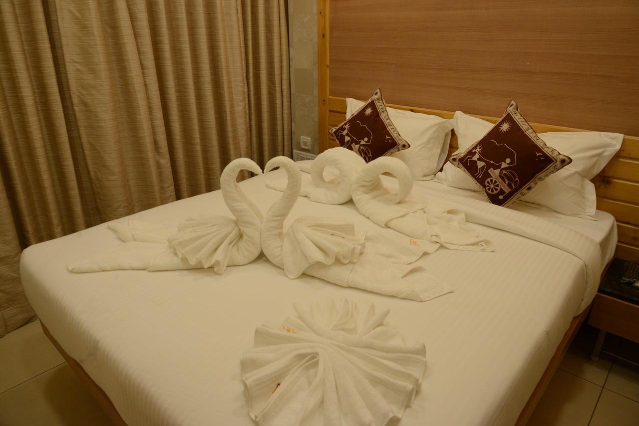 The Myriad Hotel Bhayandar Esterno foto
